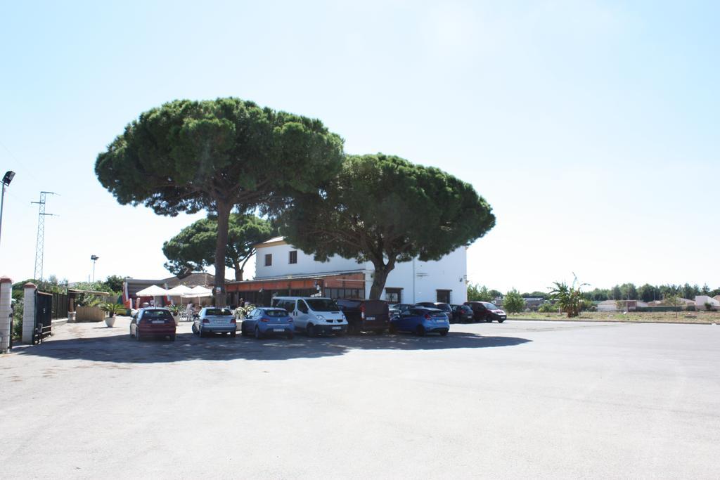 Hostal Rural La Plata Parking Incluido 阿尔科斯-德拉弗龙特拉 外观 照片