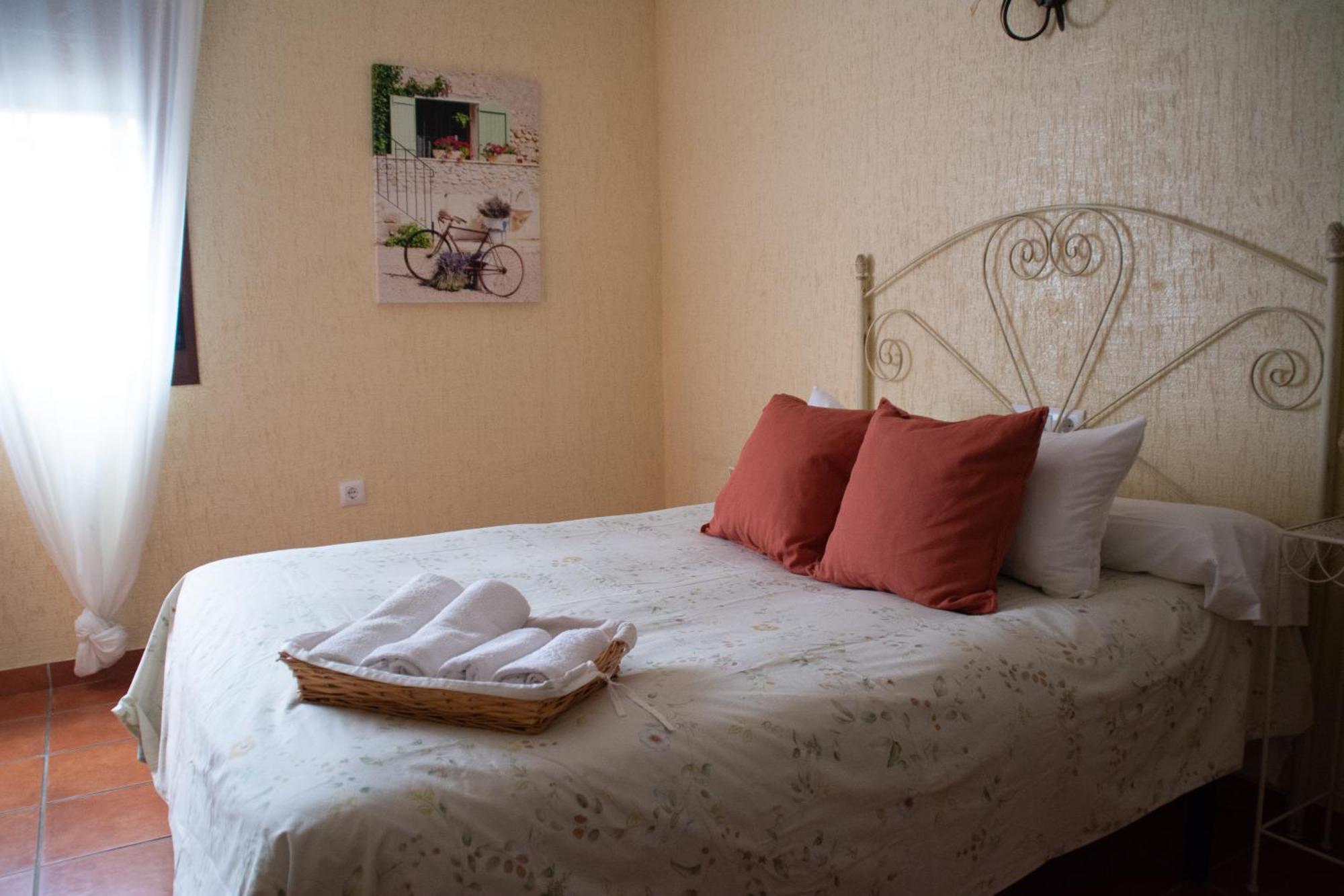 Hostal Rural La Plata Parking Incluido 阿尔科斯-德拉弗龙特拉 外观 照片